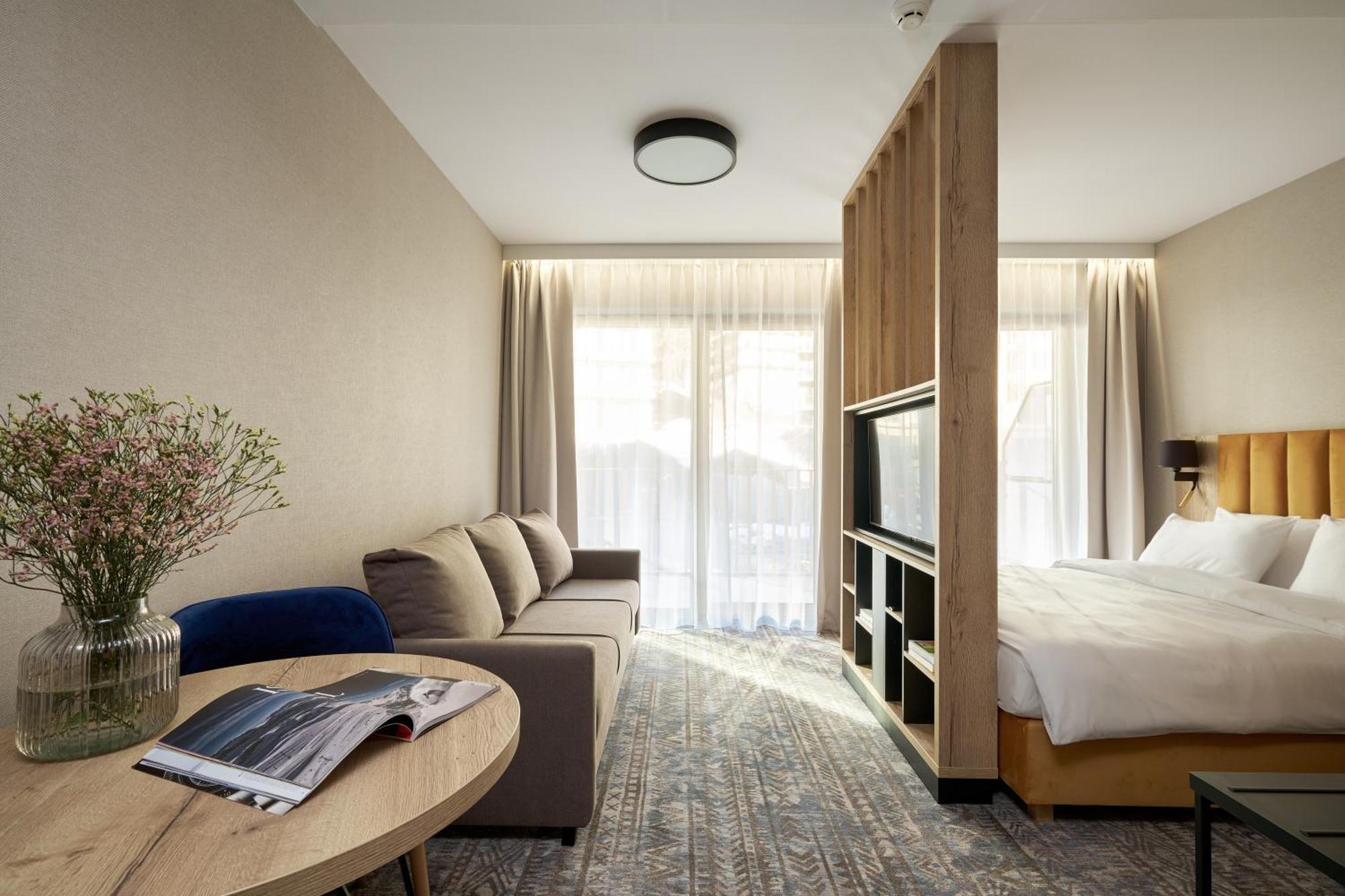 Готель Zloty Horyzont & 4*