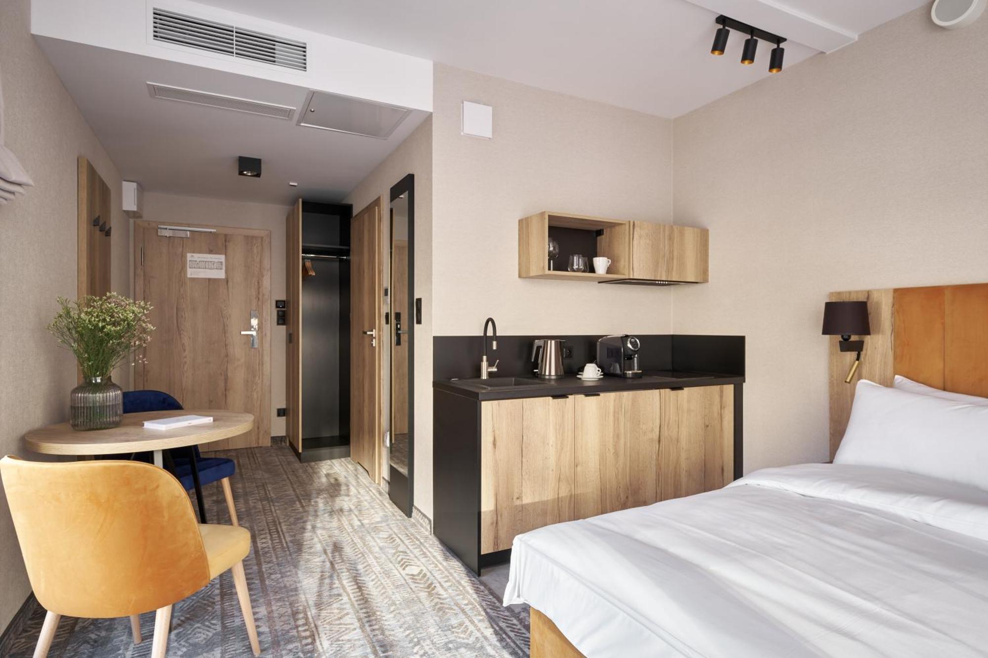 Zloty Horyzont & 4*