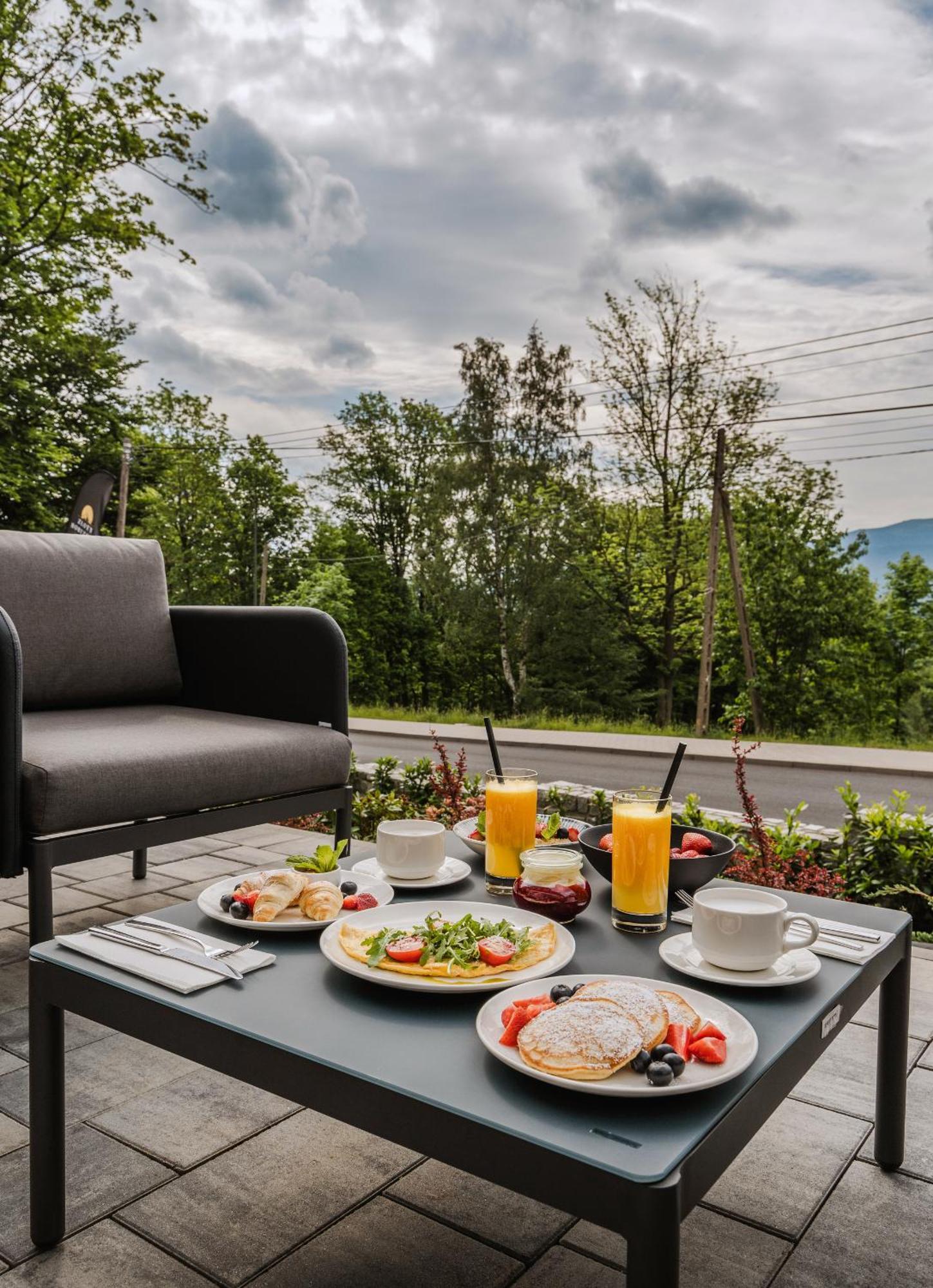 Zloty Horyzont & Hotel 4*